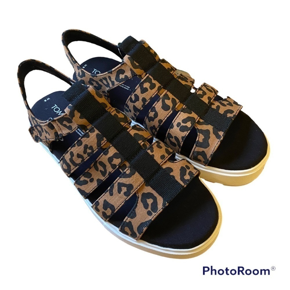 Toms Fisherman Lug Sandals in Leopard print